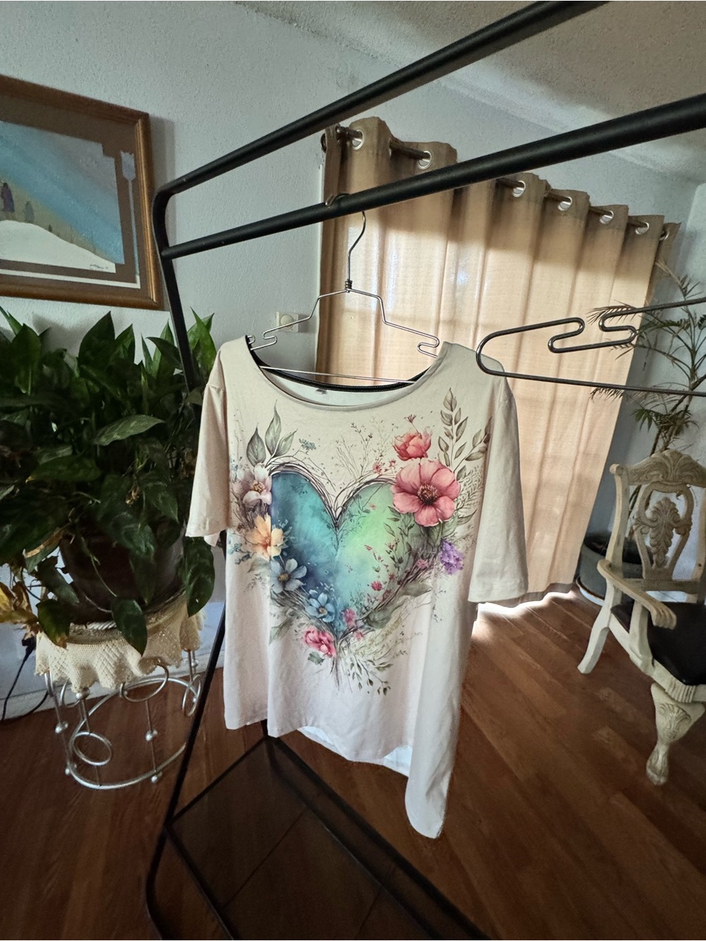 Women's Cream Graphic Heart Floral Tee